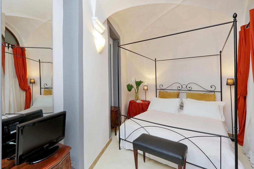 Sangallo Rooms - Residenze Romanae Экстерьер фото